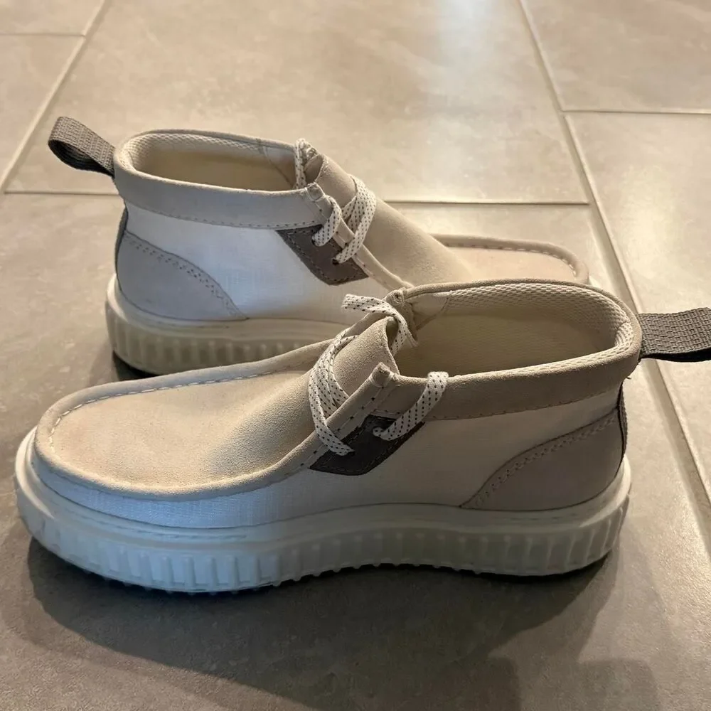 Clarks Men's Cream and Tan Trainers